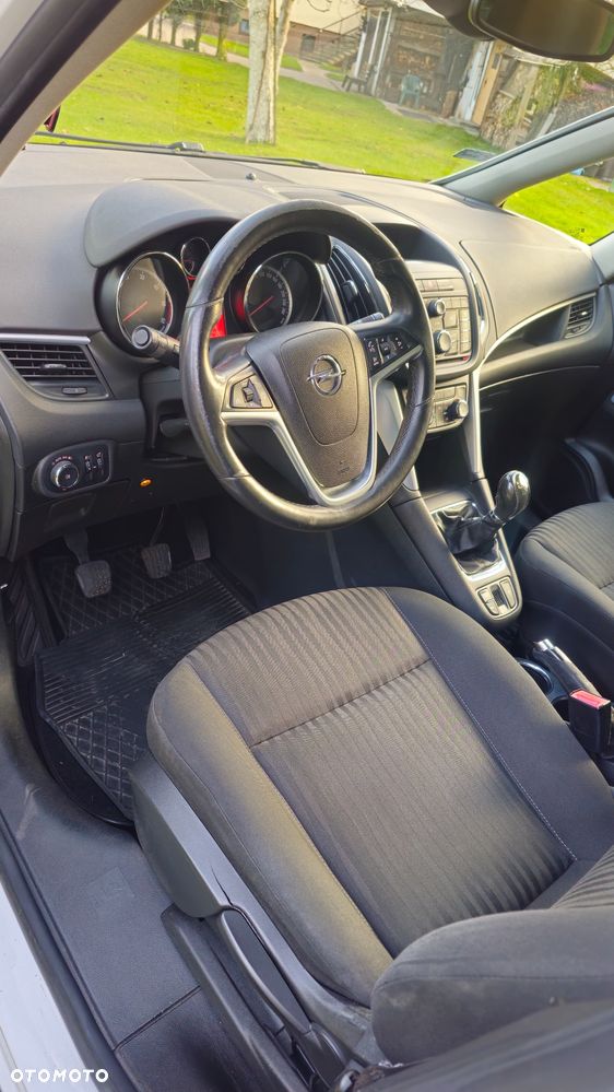 Opel Zafira - 9