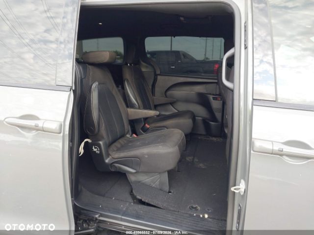 Chrysler Pacifica - 6