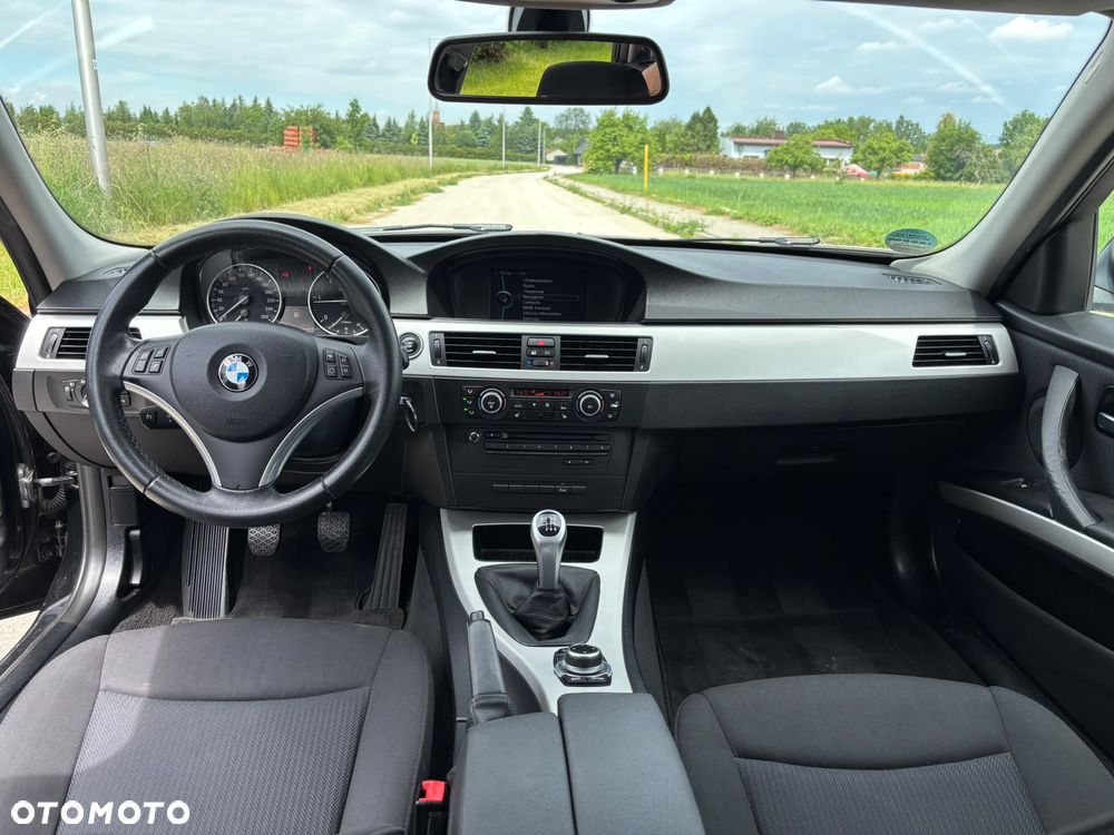 BMW Seria 3 318d - 19