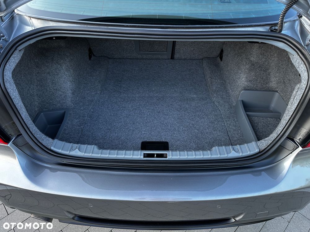 BMW Seria 3 320d DPF - 26