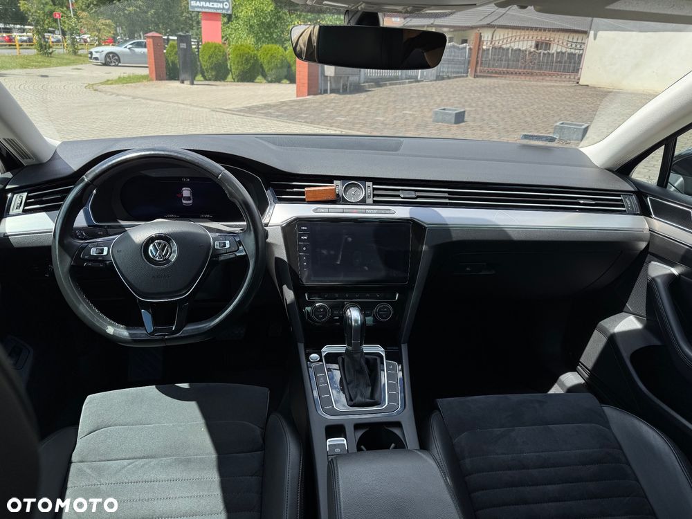 Volkswagen Passat - 10