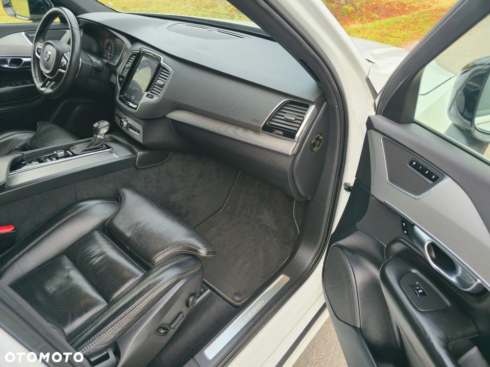 Volvo XC 90 D5 AWD Geartronic RDesign - 16