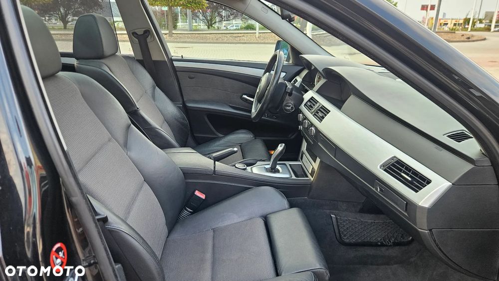BMW Seria 5 525xi Edition Sport - 25