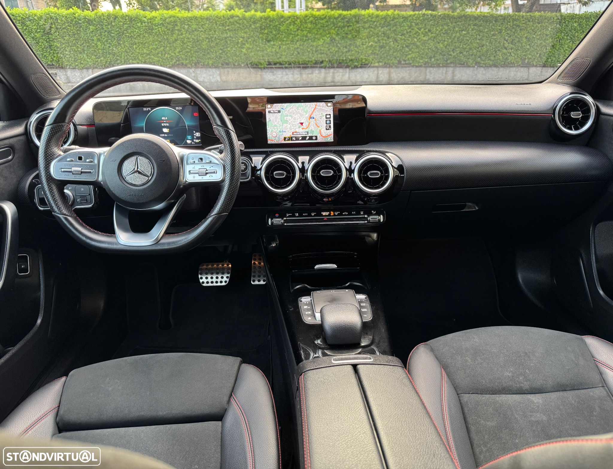 Mercedes-Benz A 250 Limousine e AMG Line - 15