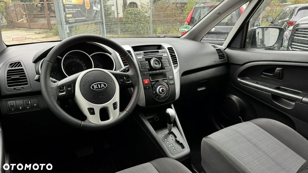 Kia Venga - 32