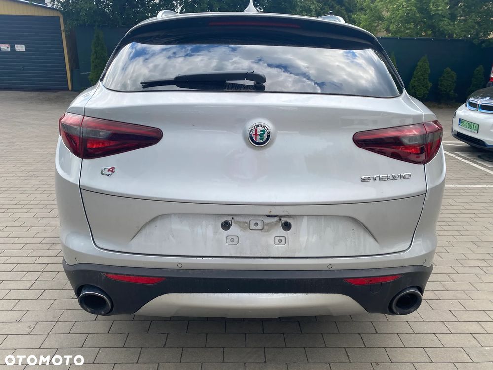 Alfa Romeo Stelvio - 20