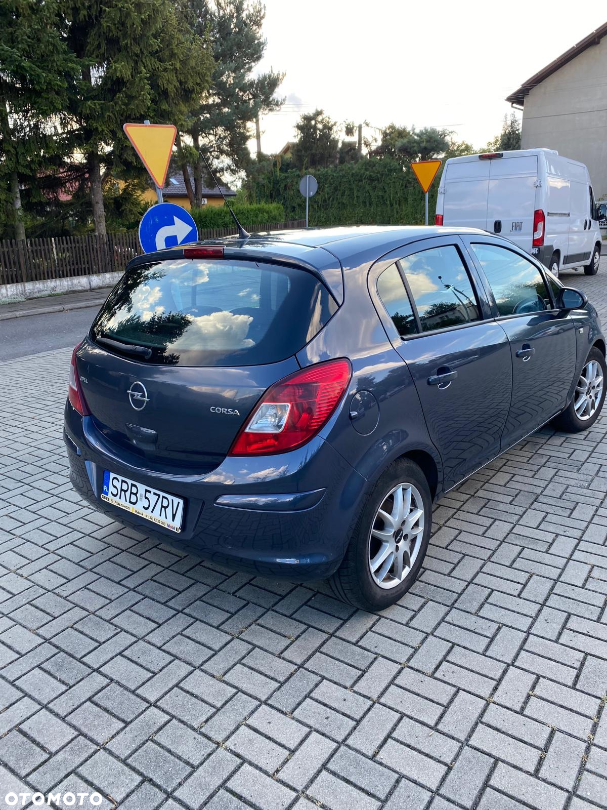 Opel Corsa 1.2 16V Essentia - 5