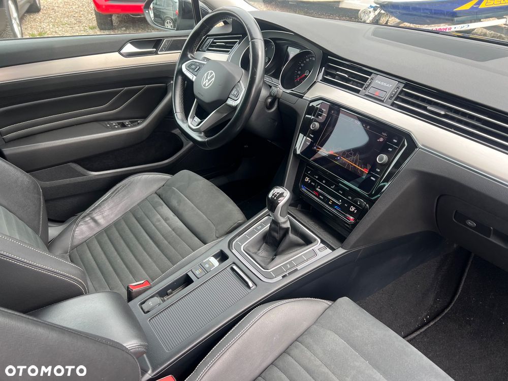 Volkswagen Passat 2.0 TDI SCR Highline - 27
