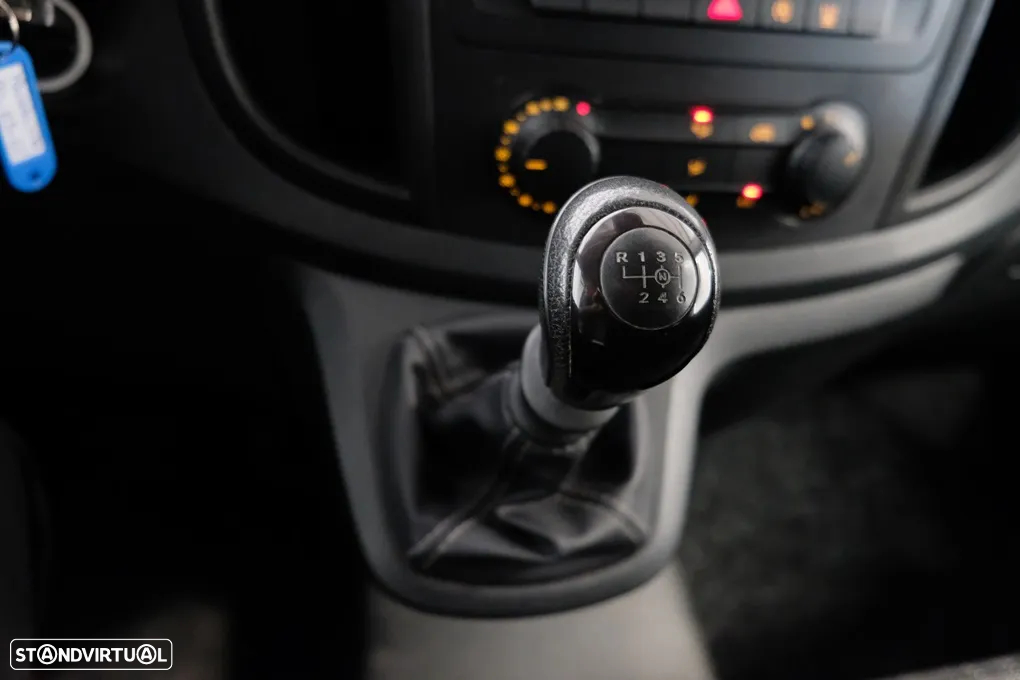 Mercedes-Benz Vito 114 CDI 6 lugares + carga Extra-longa - 19