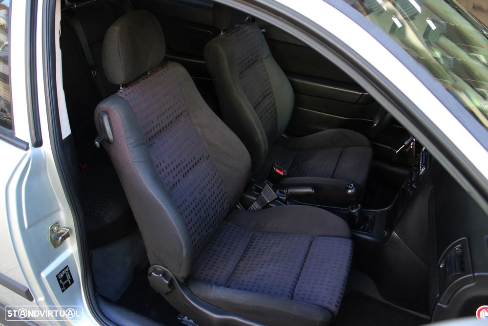 Opel Astra 1.6i Sport - 26