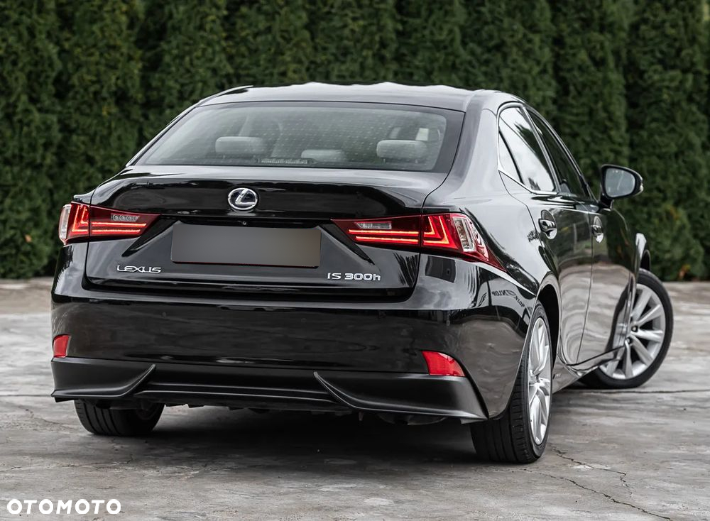 Lexus IS 300h Executive Line - 12