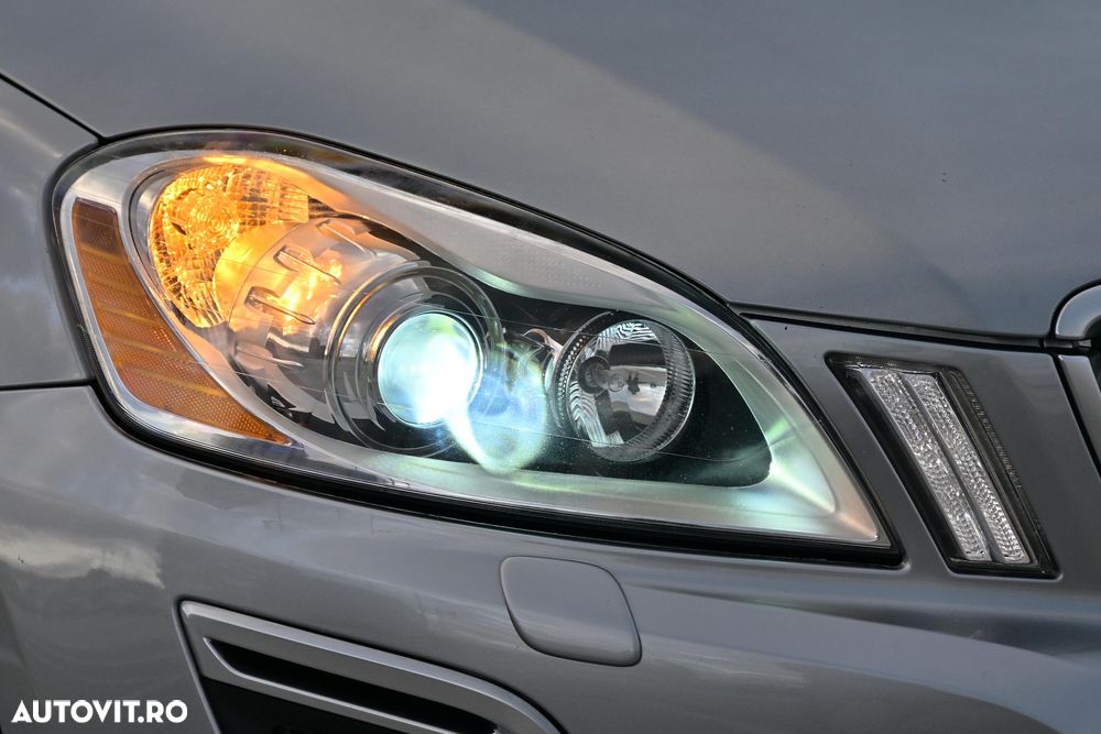 Volvo XC 60 D5 AWD Aut. RDesign - 23