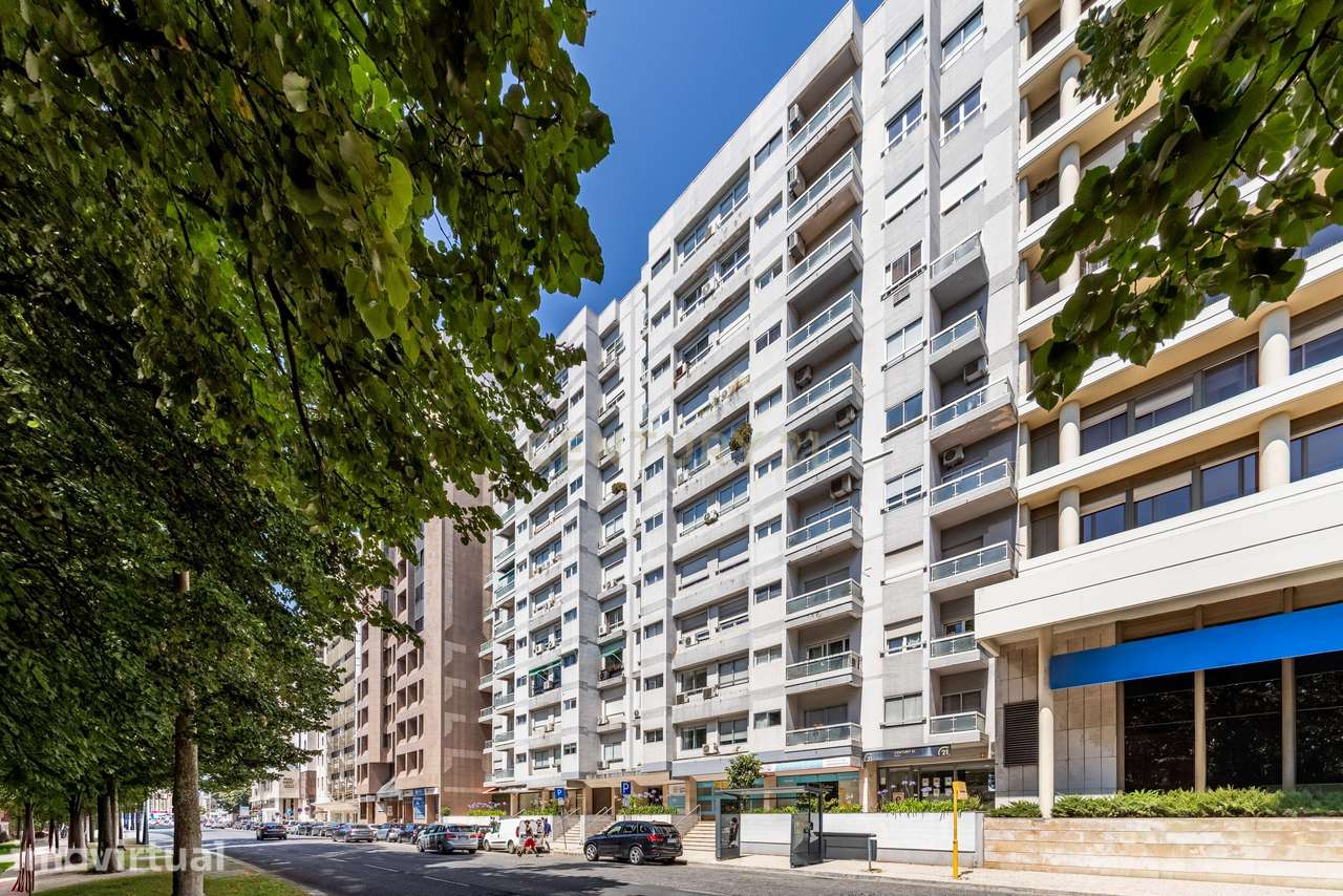 T2 Totalmente remodelado no Campo Grande com lugar de garagem - Grande imagem: 2/31
