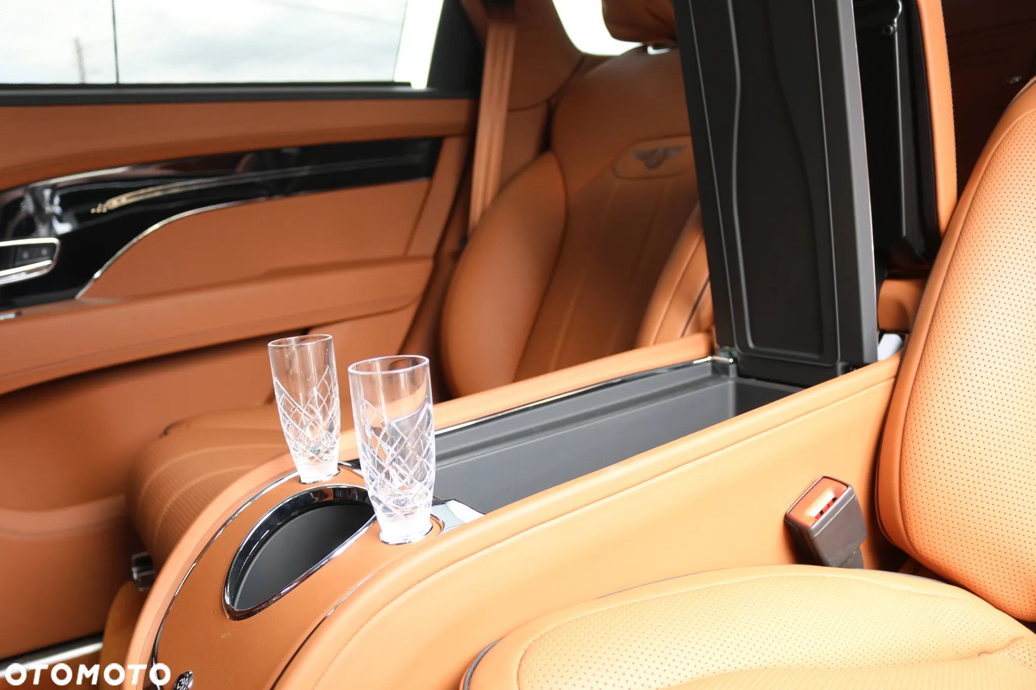 Bentley Bentayga - 22