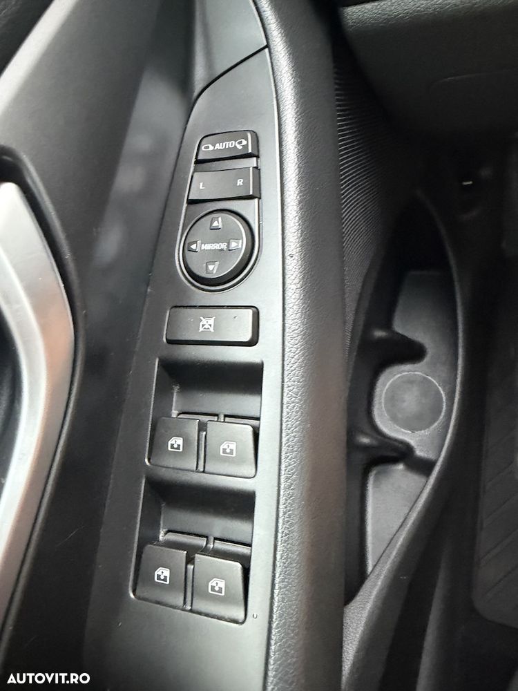 Hyundai i30 1.5 T-GDI 160CP MHEV 5DR M/T Highway - 17