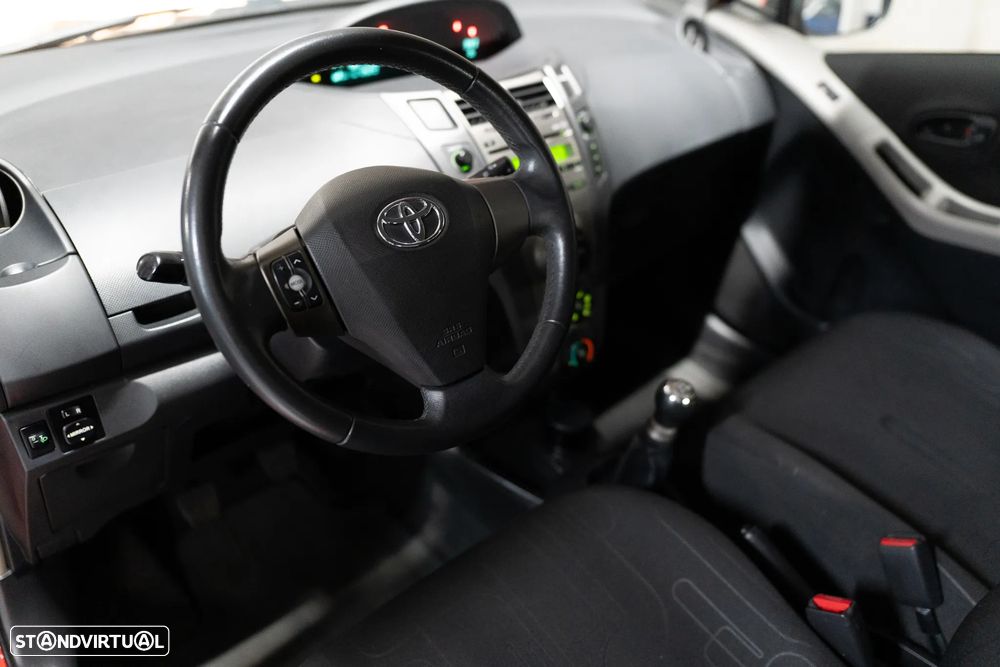 Toyota Yaris 1.0 VVT-i AC - 13