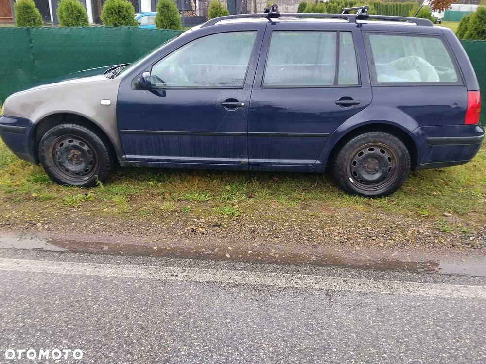 Volkswagen Golf - 3
