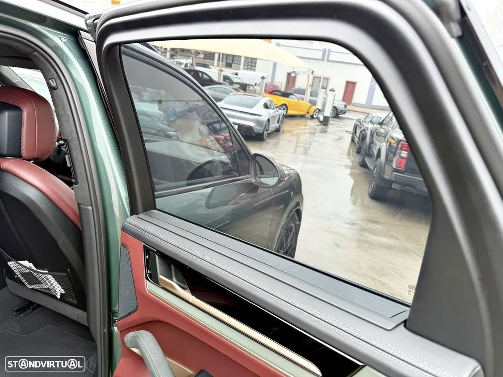 Porsche Cayenne Turbo E-Hybrid - 33