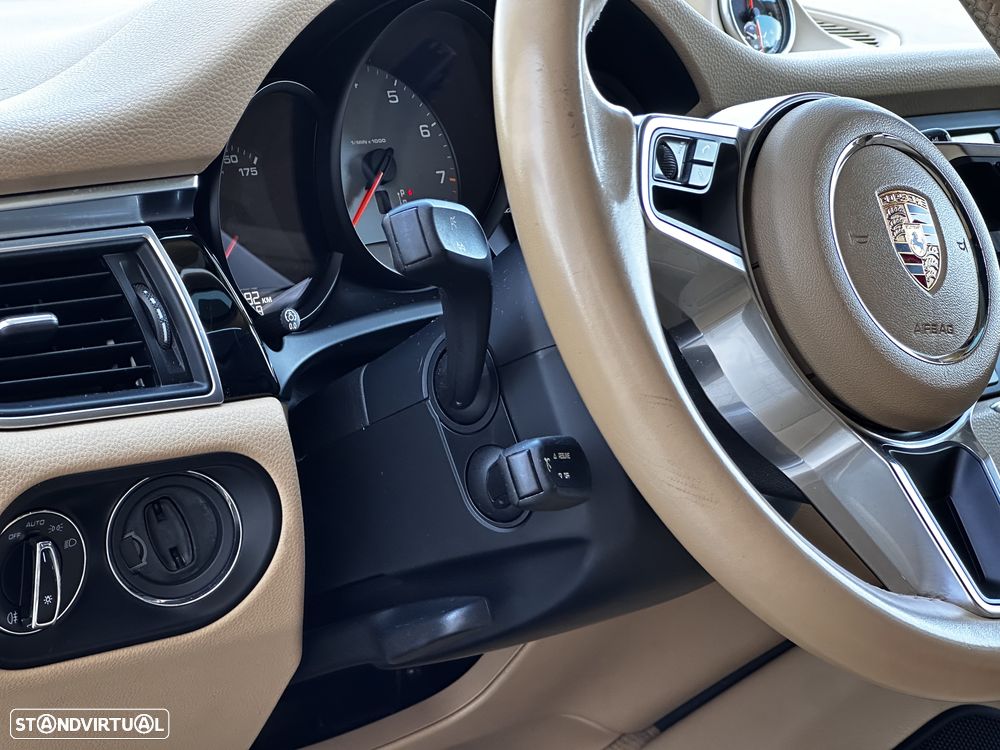 Porsche Macan S - 25