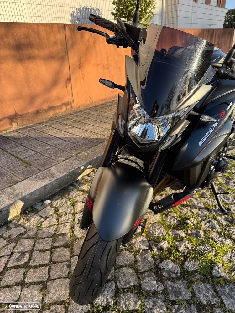 Suzuki GSX GSX-S750 Black edition - 2