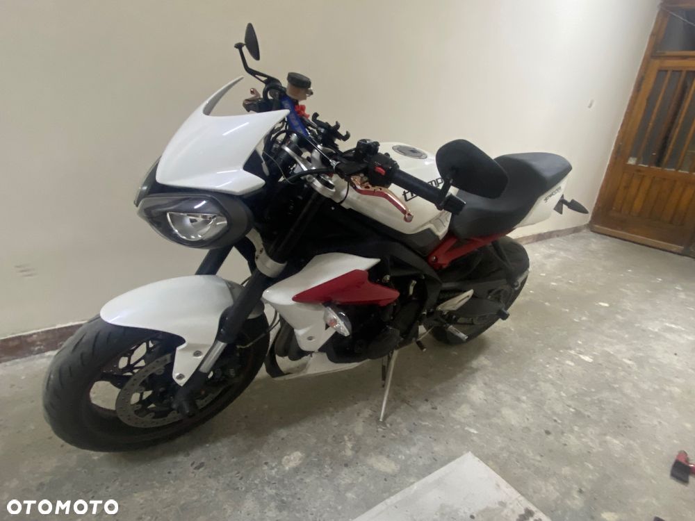 Triumph Street Triple - 3