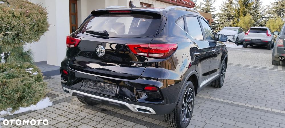 MG ZS - 3