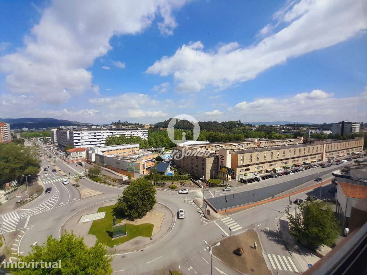 Apartamento T3 Remodelado no Centro de Famalicão - Grande imagem: 2/25