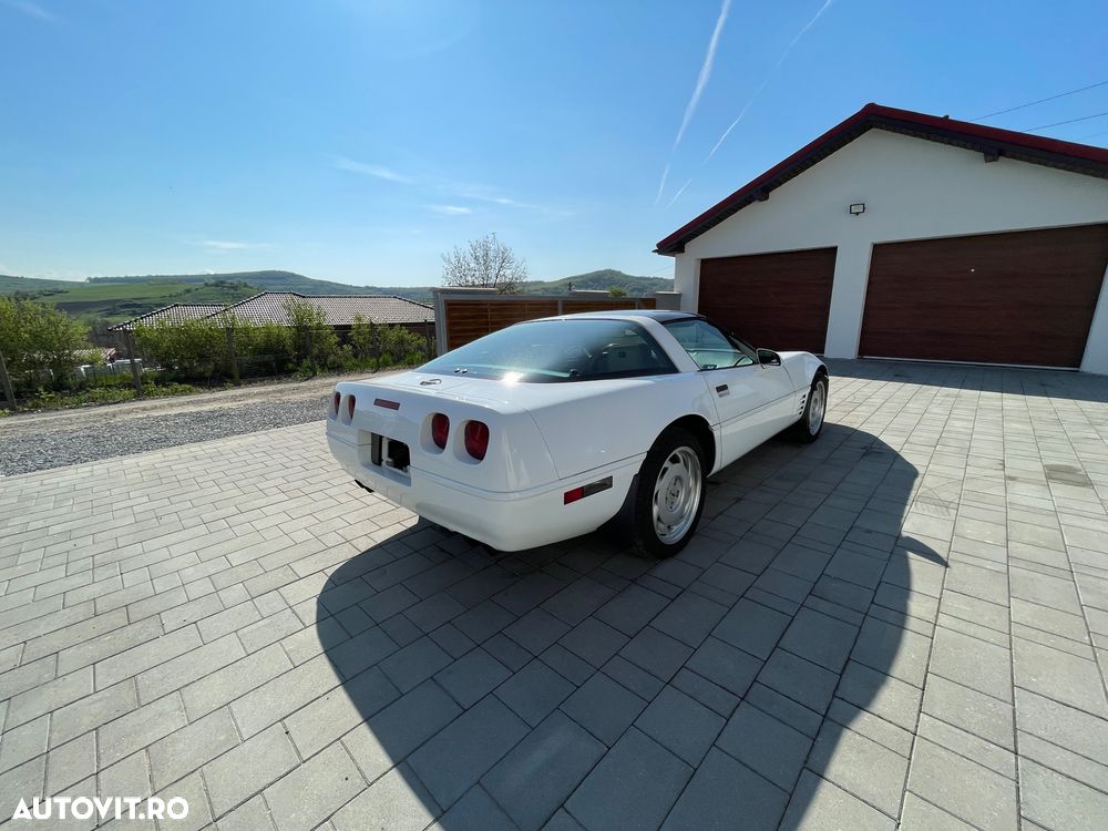 Chevrolet Corvette - 5