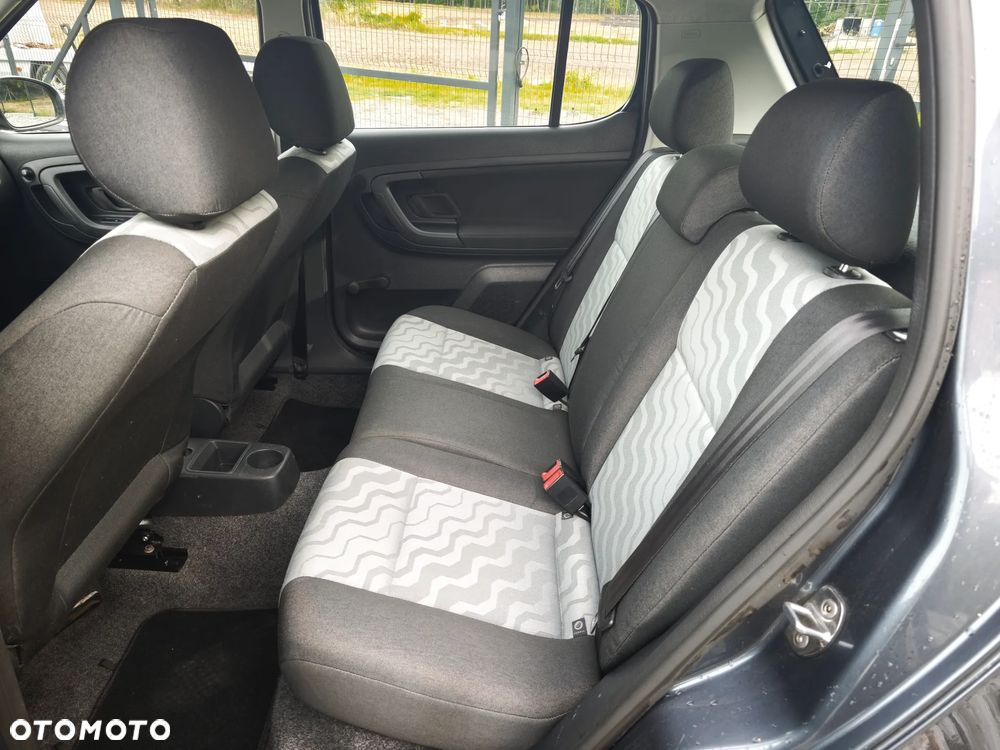 Skoda Fabia 1.2 HTP Ambiente - 22