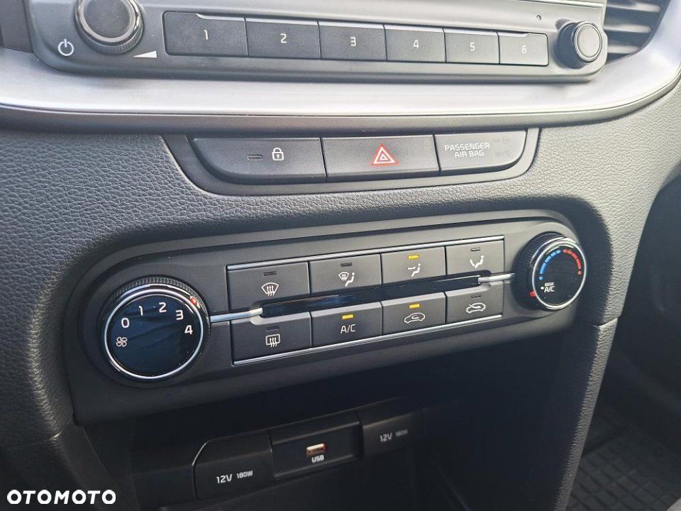 Kia Ceed - 23