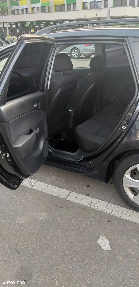 Hyundai i30 i30cw 1.6 Classic - 8