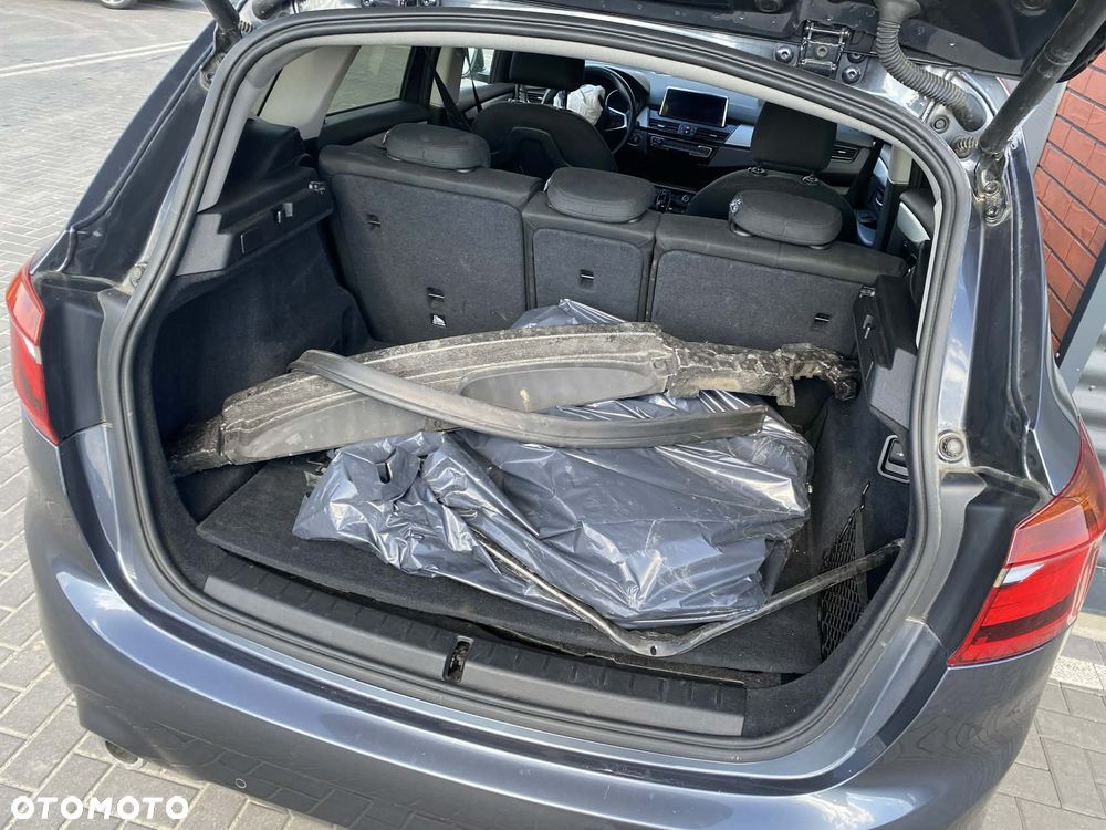 BMW Seria 2 216d - 23