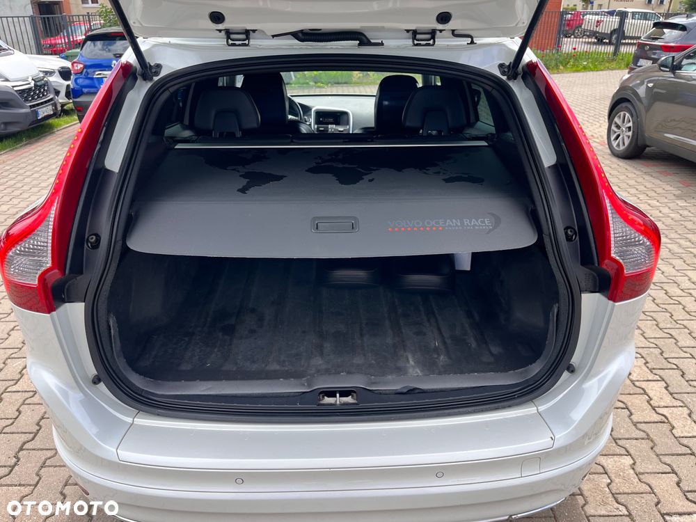 Volvo XC 60 D4 Drive-E Ocean Race - 33