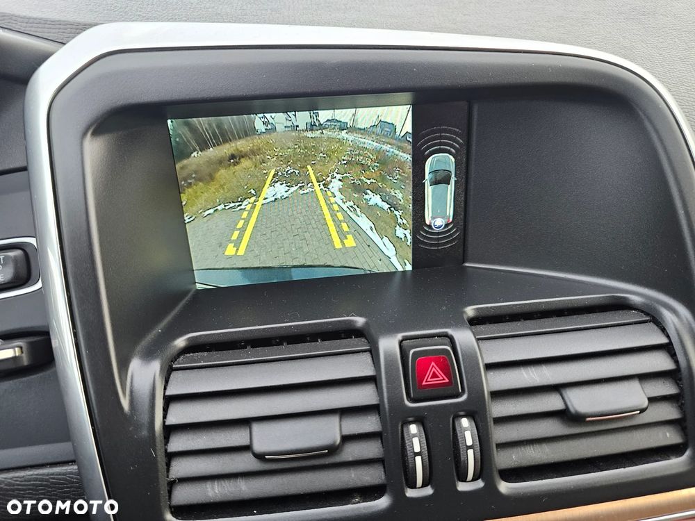 Volvo XC 60 D4 AWD Geartronic Summum - 18