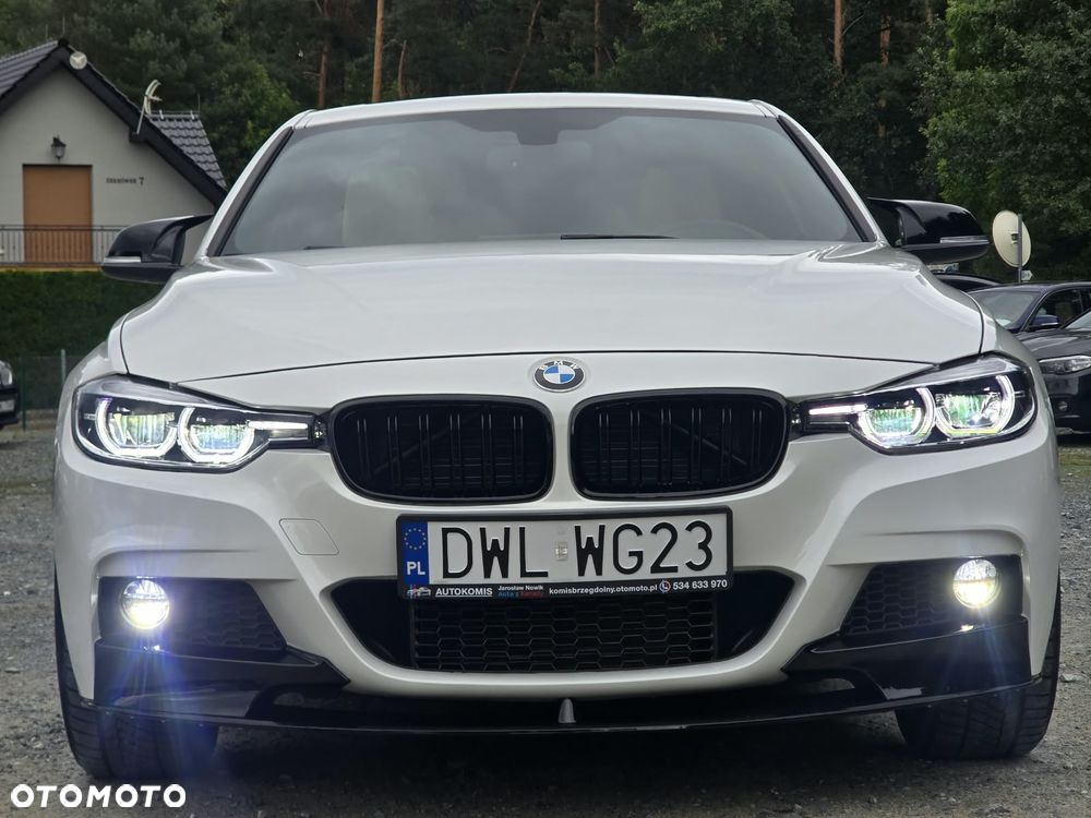 BMW Seria 3 330i - 38