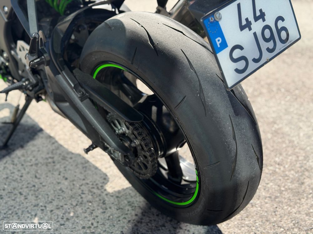Kawasaki Ninja ZX-10R - 8