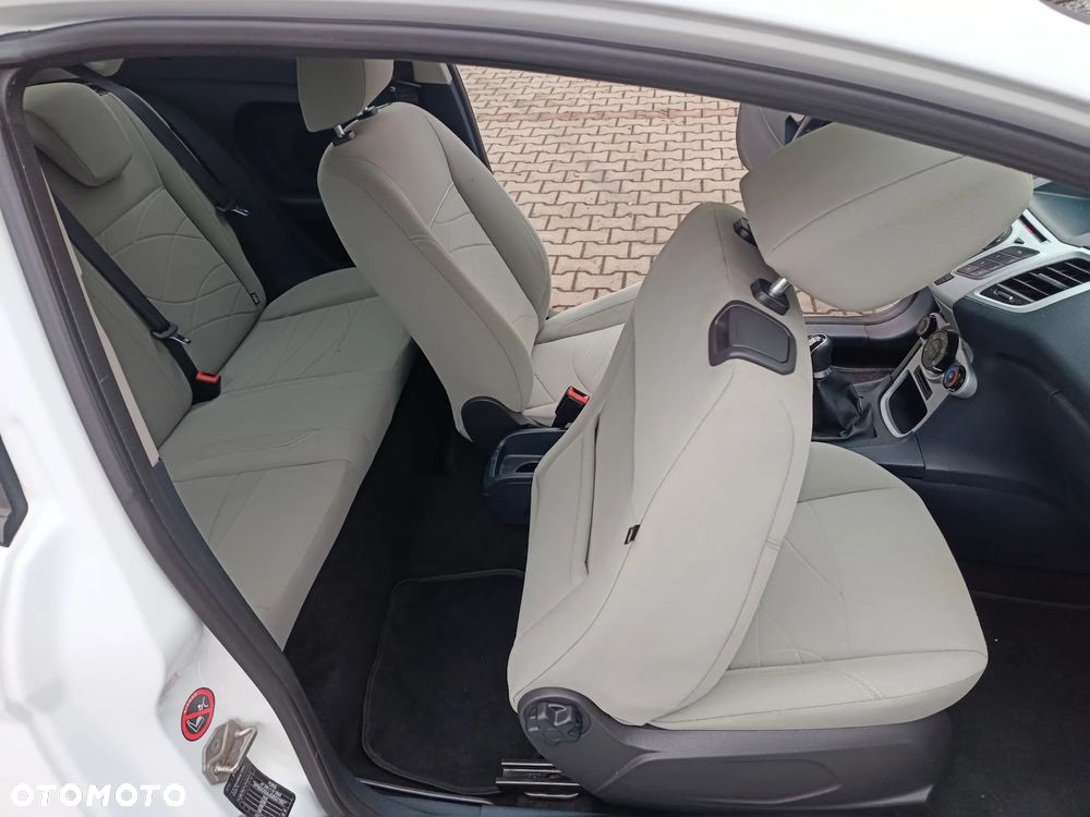 Ford Fiesta - 32