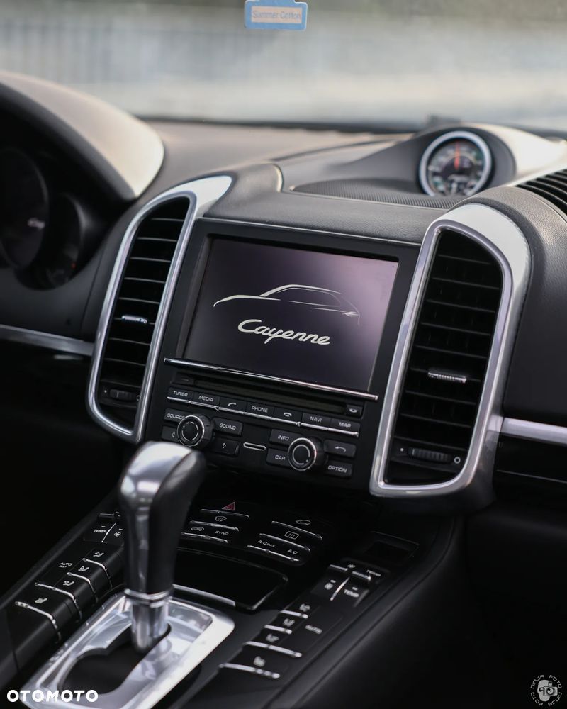 Porsche Cayenne - 8
