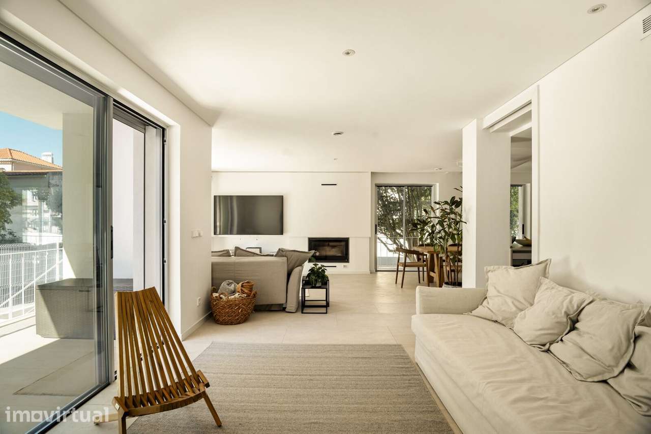 Moradia T6 com piscina, Nova Oeiras, Oeiras - Grande imagem: 4/30