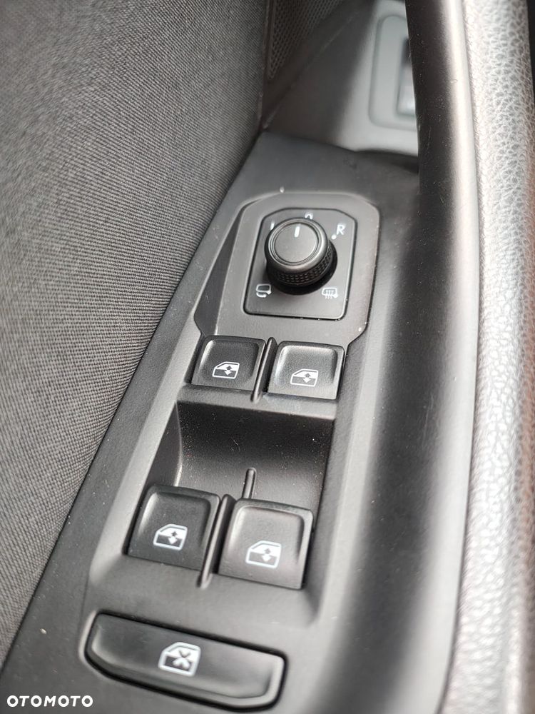 Volkswagen Passat 2.0 TDI EVO Business DSG - 27