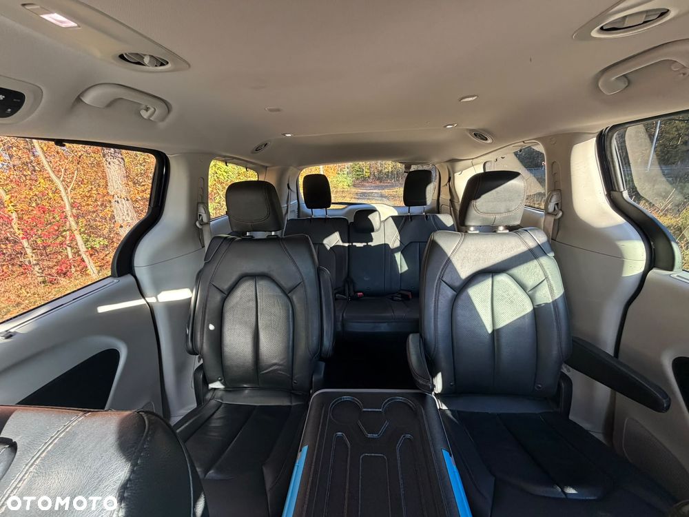Chrysler Pacifica - 15
