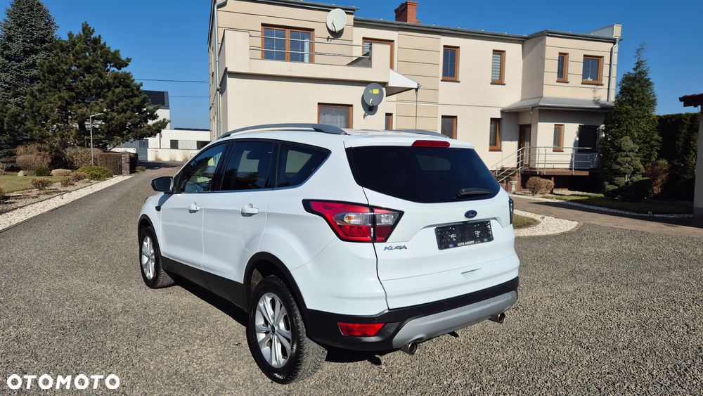 Ford Kuga 2.0 TDCi 4x2 Titanium - 4