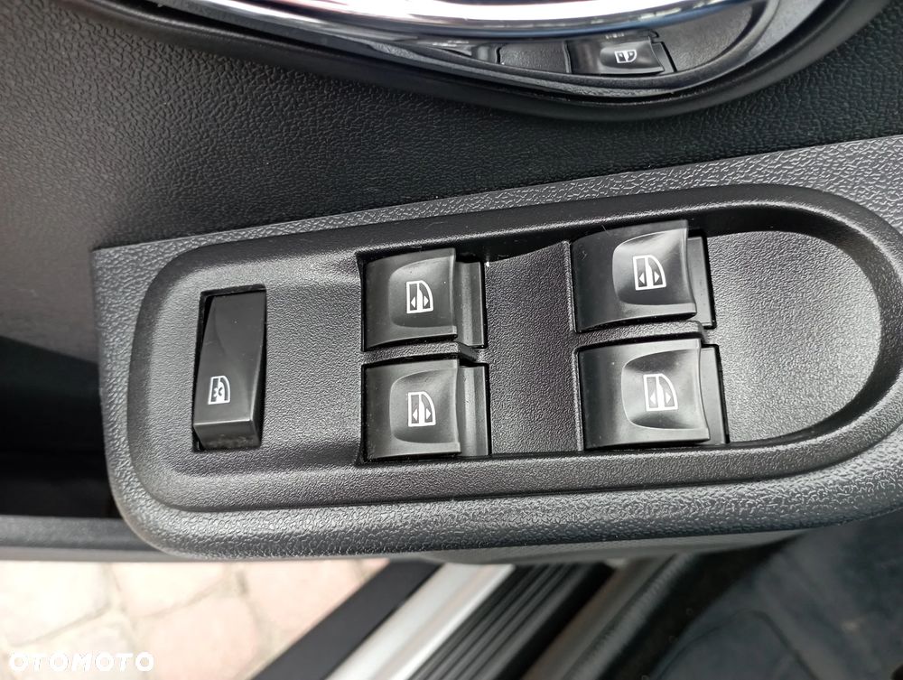 Dacia Duster 1.6 SCe Ambiance S&S - 18