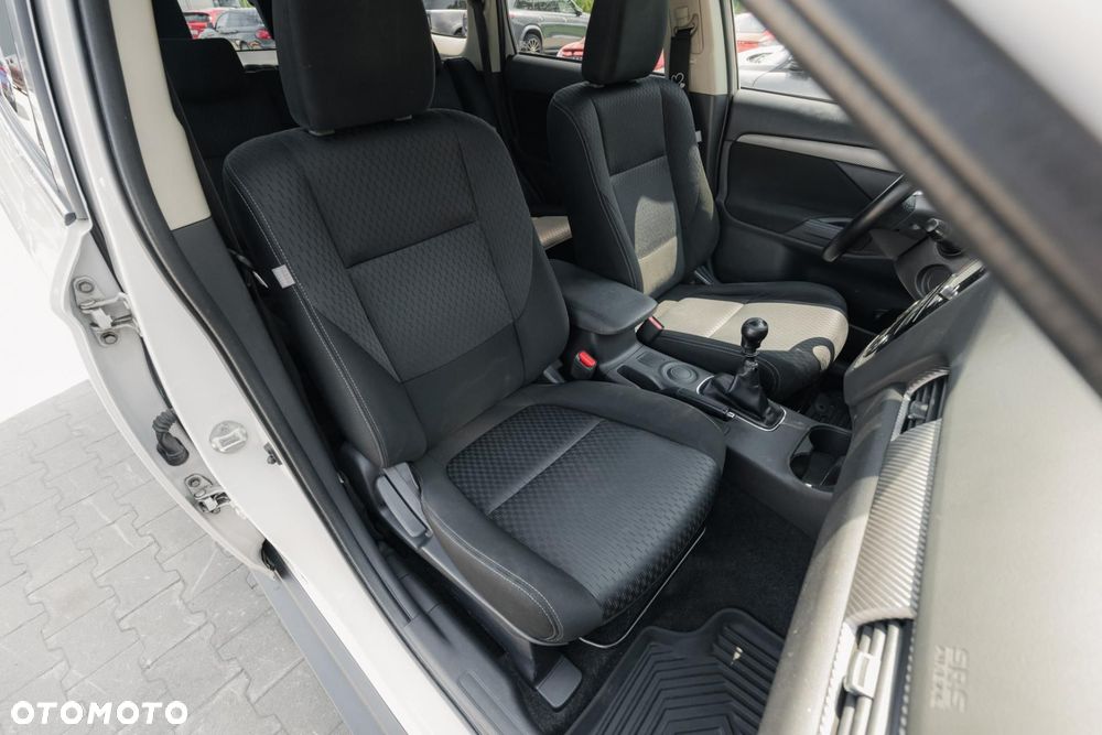 Mitsubishi Outlander 2.2 DID Intense - 16