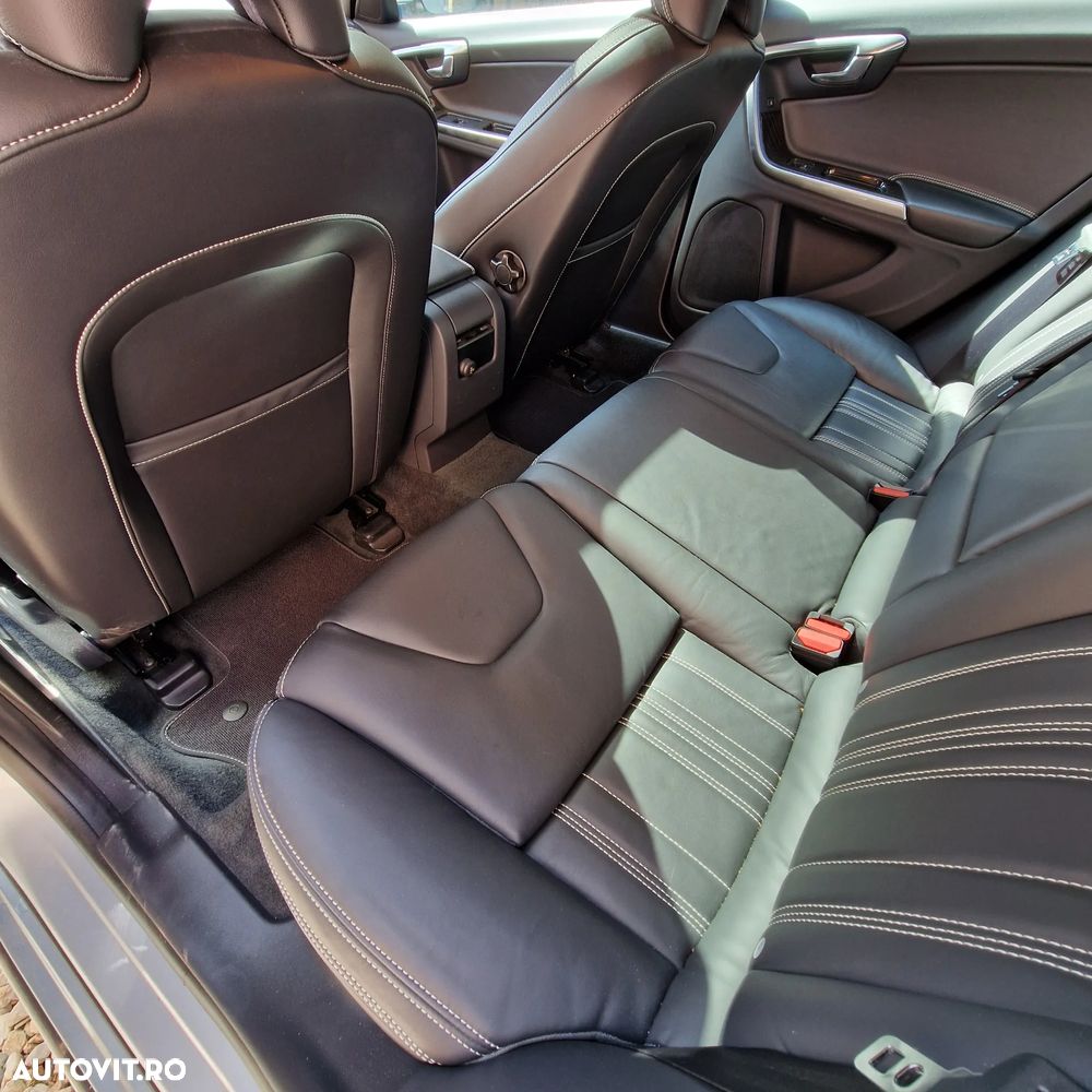 Volvo V60 D6 Plug-In-Hybrid AWD Geartronic Momentum - 6
