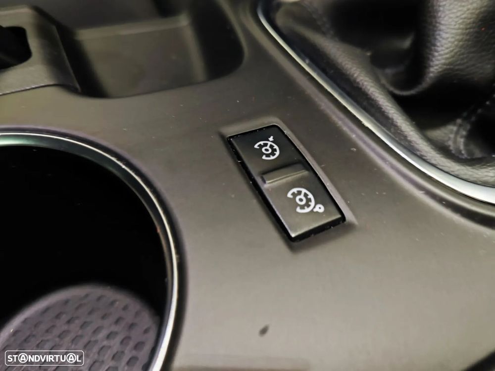 Renault Mégane 1.3 TCe Limited J17 - 49