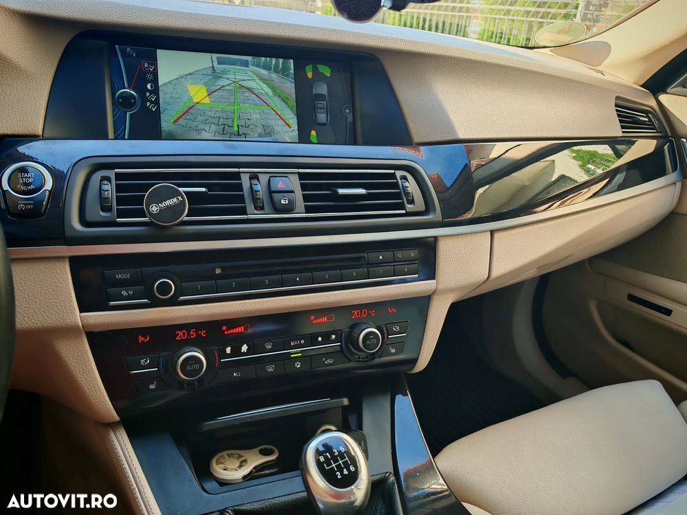 BMW Seria 5 520d Touring - 22