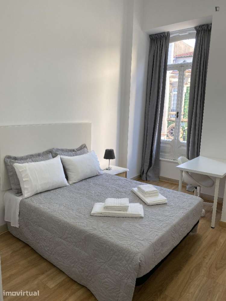Apartamento com 2 quartos - localizado em Sé Porto - Grande imagem: 2/12