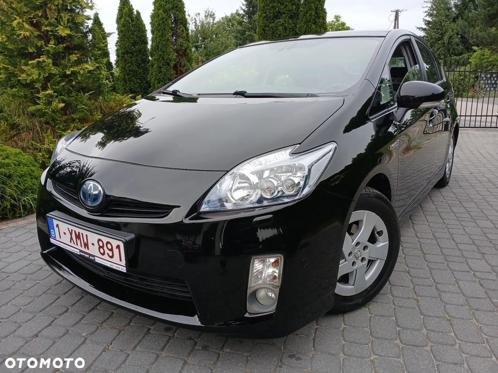 Toyota Prius (Hybrid) Executive - 2