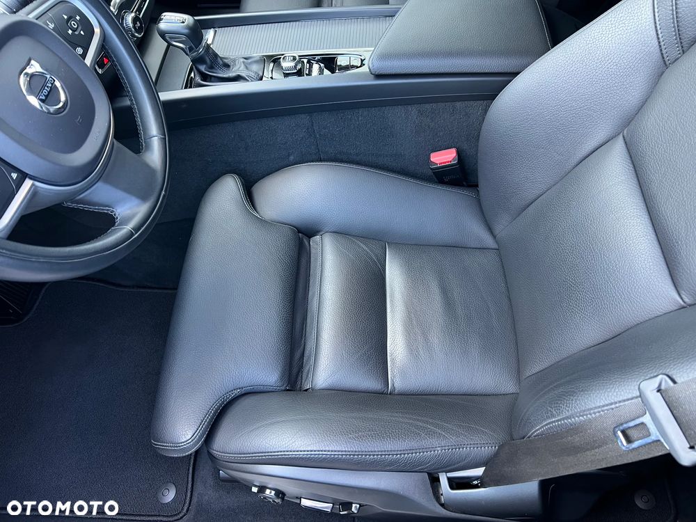 Volvo XC 60 D4 Geartronic Momentum Pro - 22